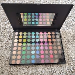 Eyeshadow pallet